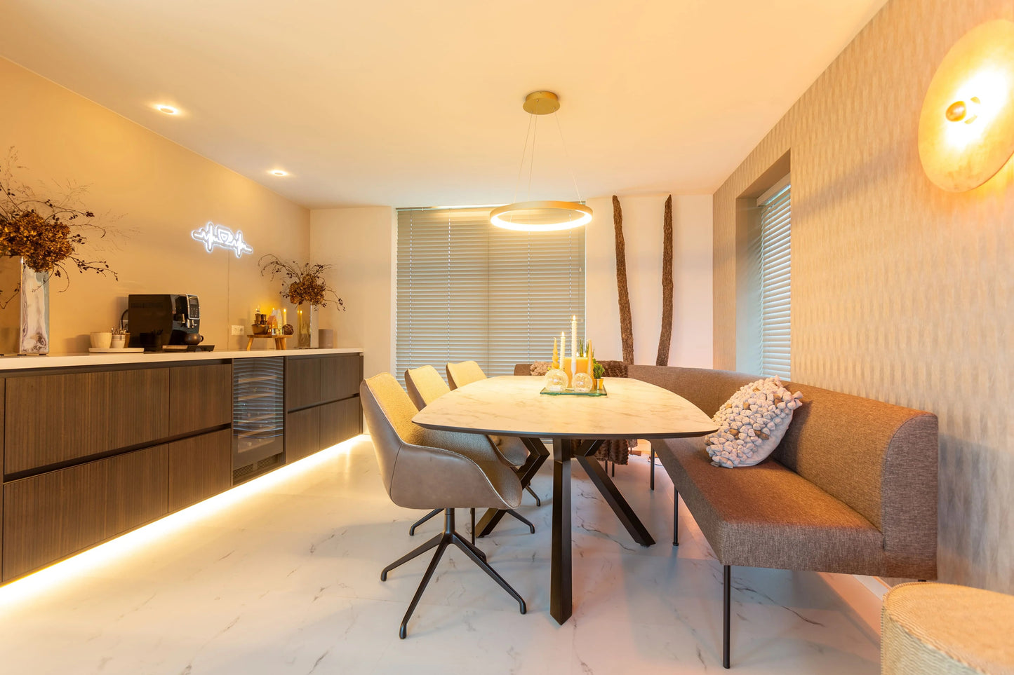 VRIJSTAANDE VILLA - VOLLEDIGE RENOVATIE EN UITBREIDING