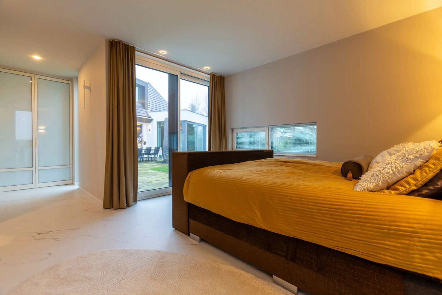 VRIJSTAANDE VILLA - VOLLEDIGE RENOVATIE EN UITBREIDING