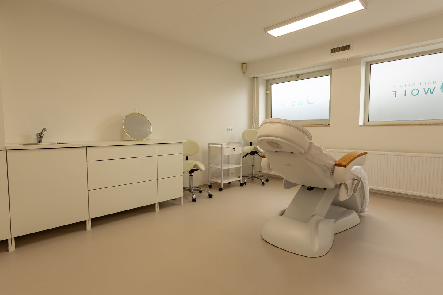 Complete Renovatie van Hair Clinic Wolf: Luxe, Comfort en Functionaliteit