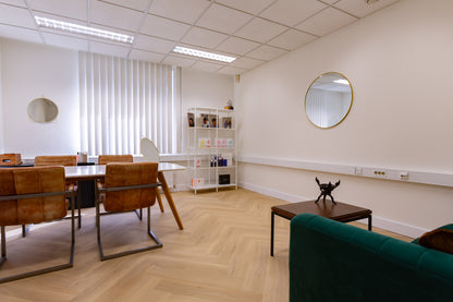 Complete Renovatie van Hair Clinic Wolf: Luxe, Comfort en Functionaliteit